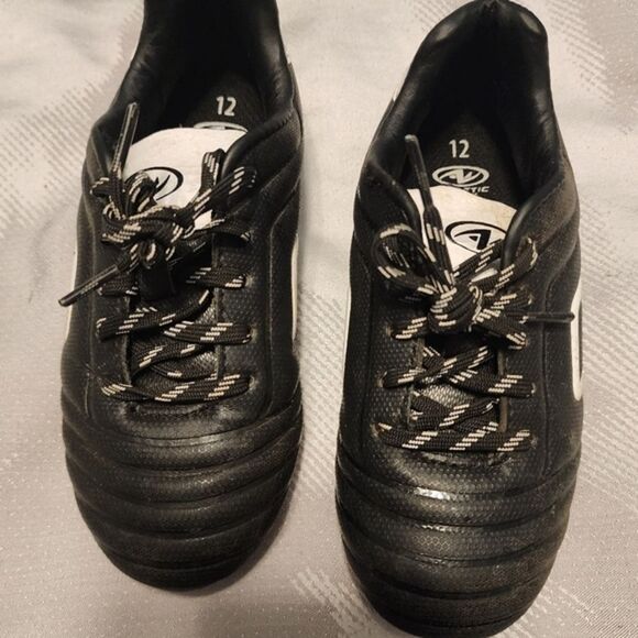 Boys Soccer Cleats Like New Size 12 Clean Sturdy Athleta - Picture 5 of 7